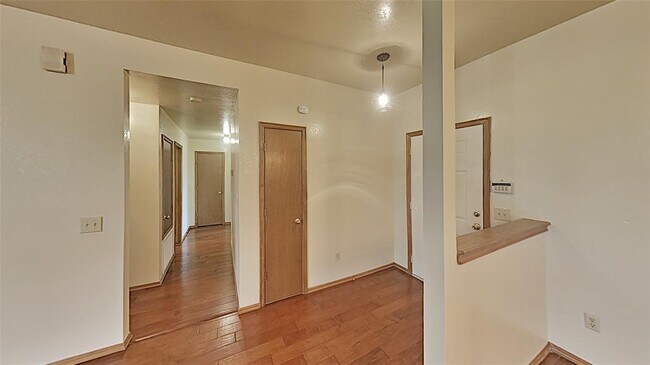 Foto del edificio - 604 Bluegrass Ln