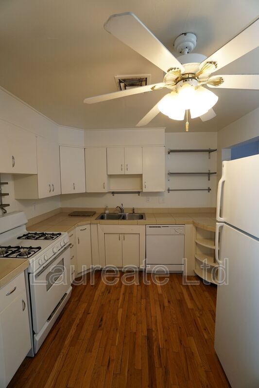 Foto del edificio - 1818 S Dahlia St