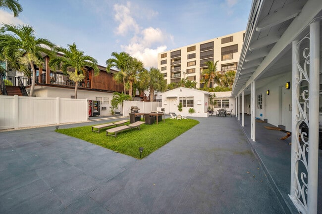 Building Photo - 2307 N Ocean Blvd
