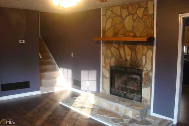 Foto del edificio - 130 Fawn Cir