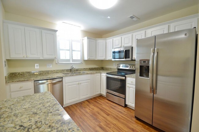 Foto del edificio - 715 Davenport Drive- Mount Pleasant