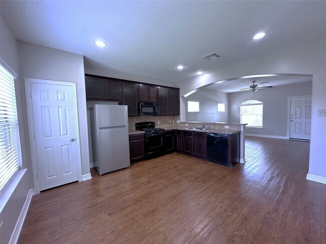 Foto del edificio - 59 Woodland Hills Dr