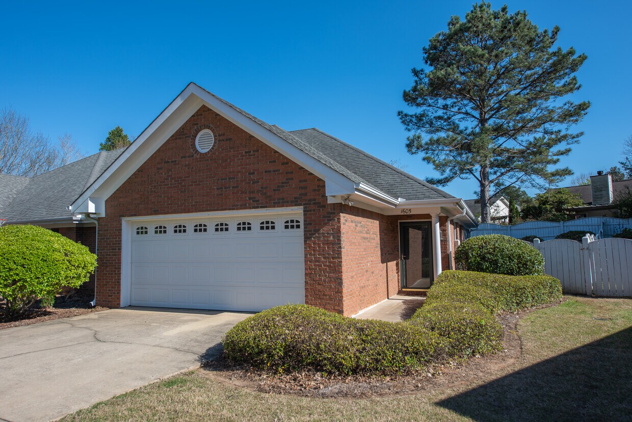 Foto principal - 1605 Over Cup Cir