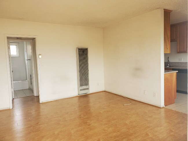 Foto del edificio - 1128 Raymond Ave