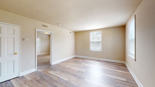 Interior Photo - Presidential Greens