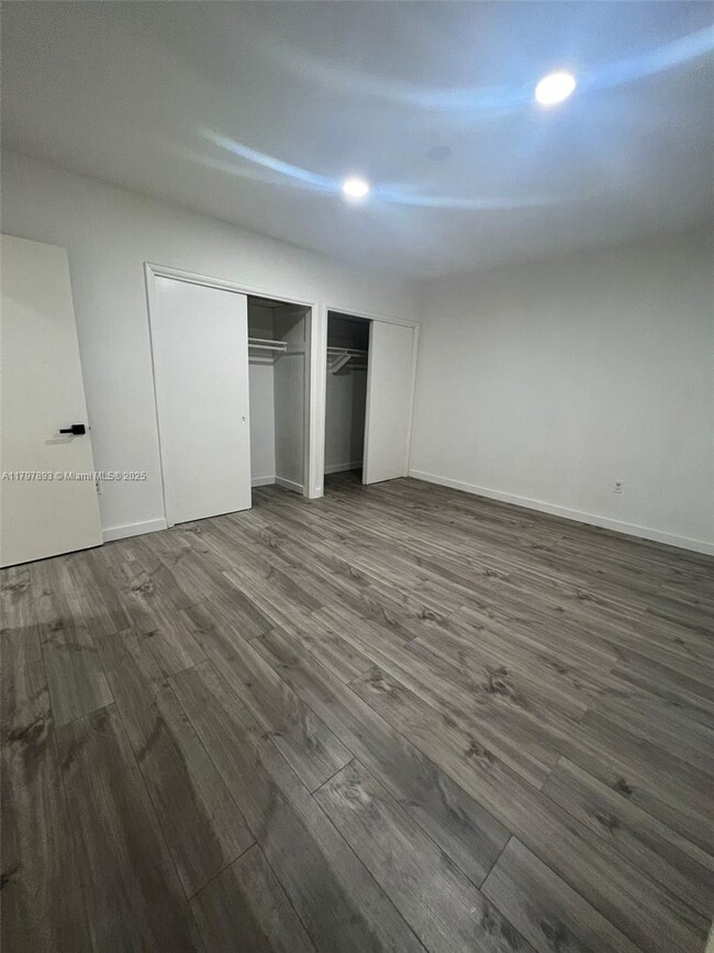 Building Photo - 316 Surfside Blvd