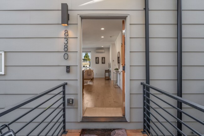 Foto del edificio - 8380 Loyal Way NW