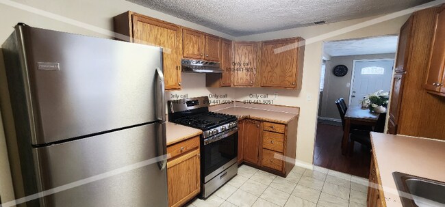 Foto del edificio - 21218 Clinton Twp