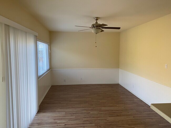 Foto del edificio - 2939 Miles Dr