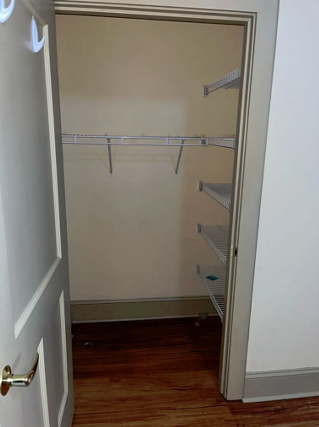 Foto del edificio - Theresa Park Lofts Apartments -Three Bedro...
