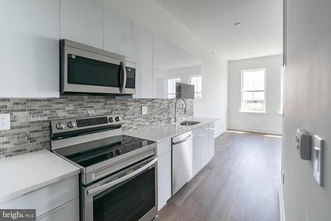 Building Photo - 813 N Broad St