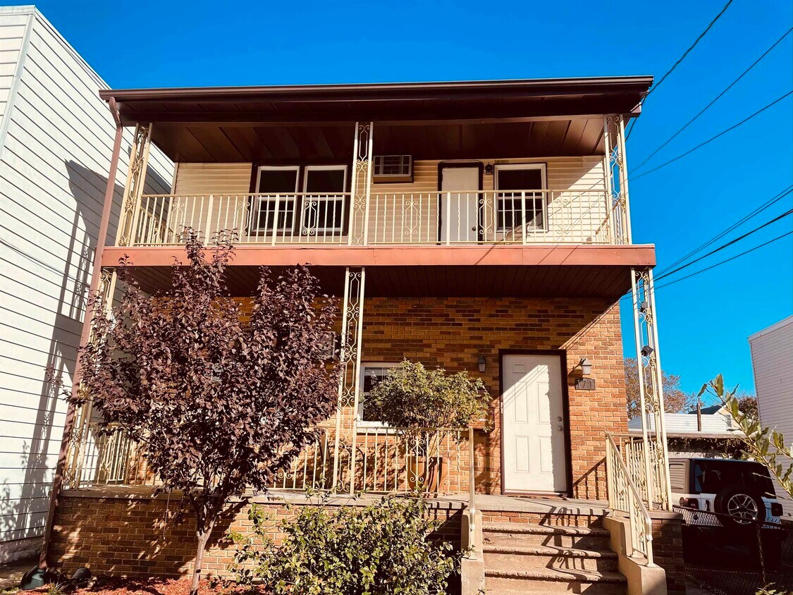 Primary Photo - 171 W 24th St