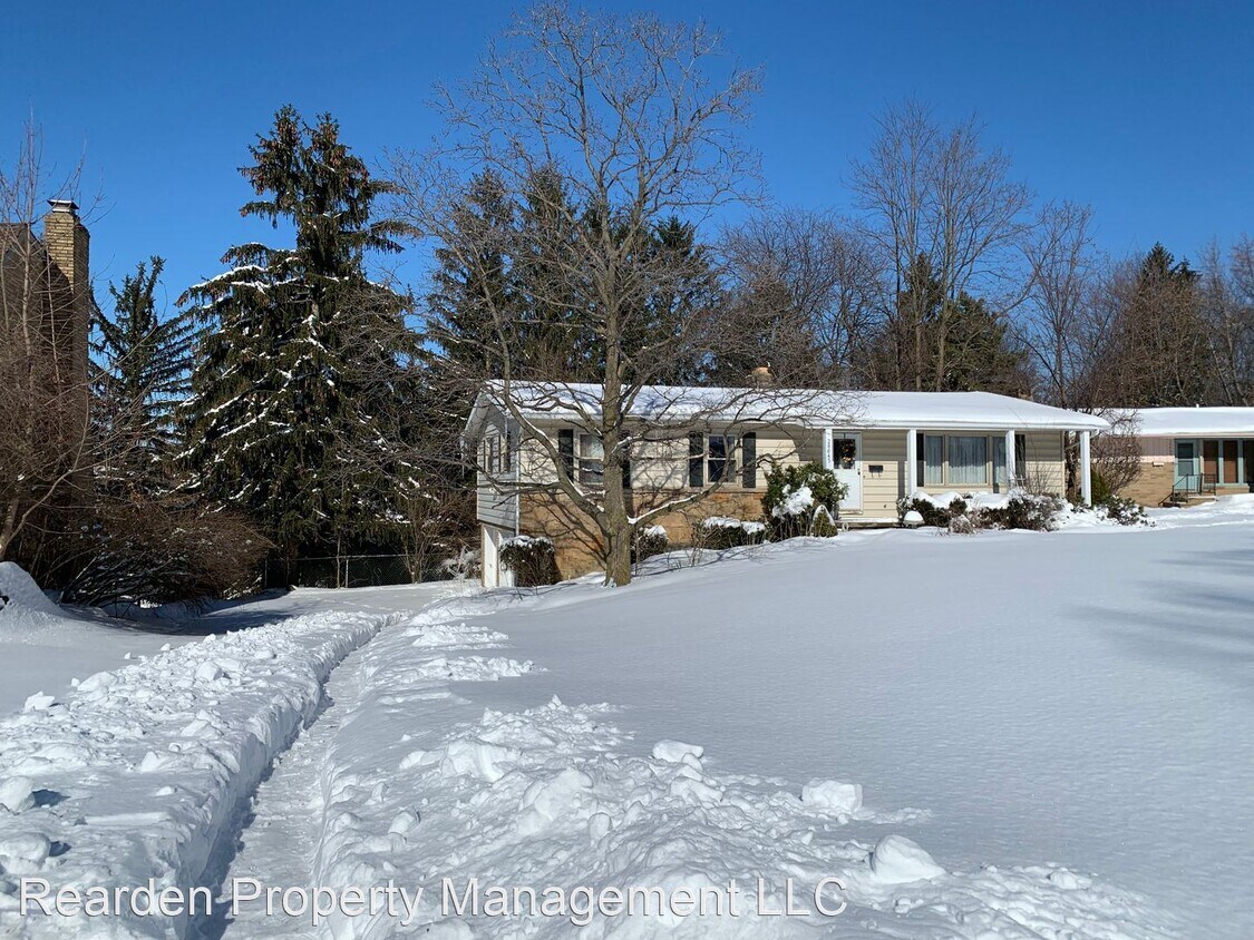 Primary Photo - 3 br, 2 bath House - 28845 Serenity Lane