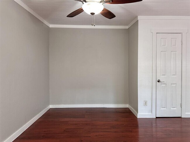 Foto del edificio - 2103 E 16th St