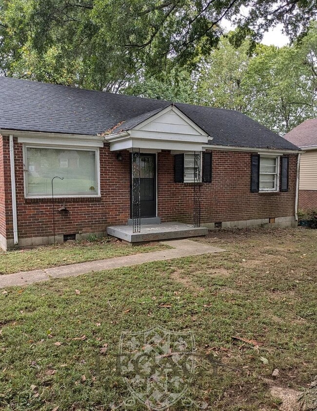 Building Photo - 2211 Larimore Dr