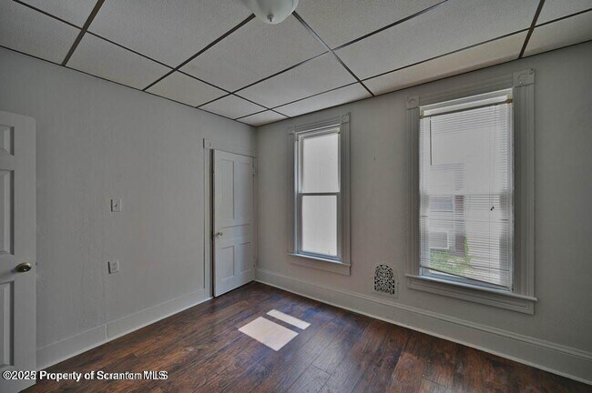 Foto del edificio - 1416 Capouse Ave