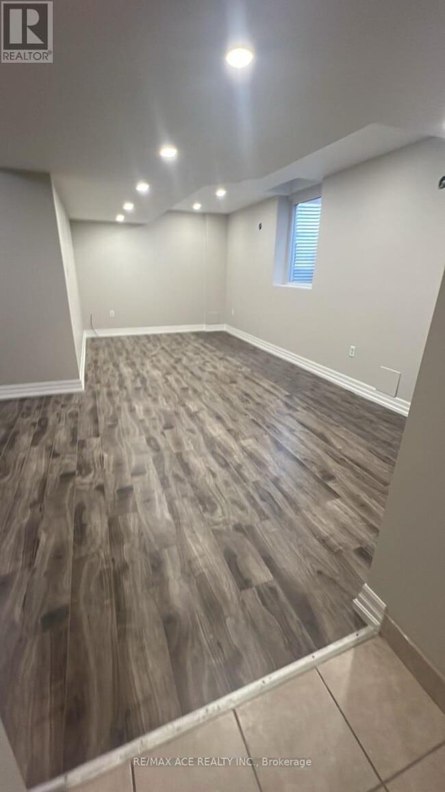 Building Photo - 21 Lanebrook Dr