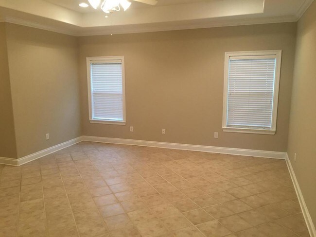 Building Photo - 201 Savannah Circle