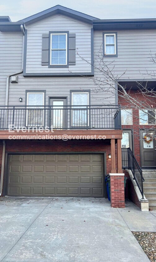 Foto principal - 5245 Overland Dr