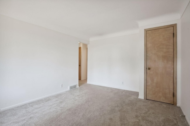 Foto del edificio - 2104-2106 E 58th St