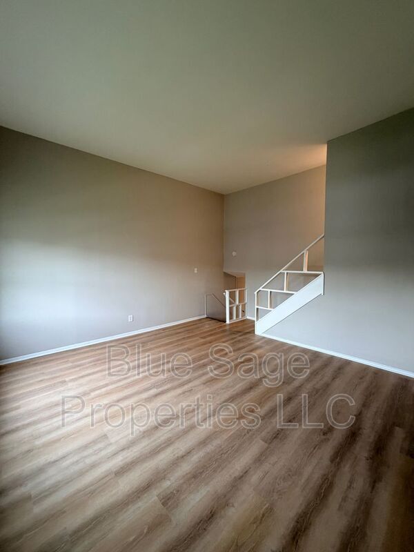 Foto del edificio - 117 Ervin Ave