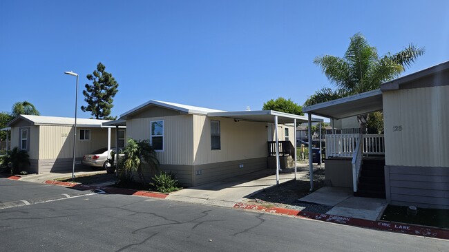 Building Photo - Rancho Del Rio Estates