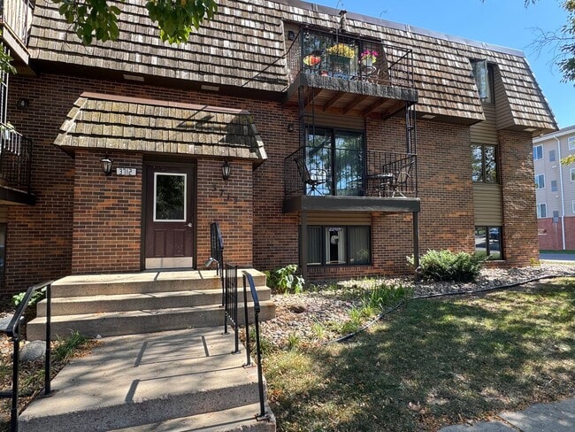 Building Photo - 3712 S Terry Ave