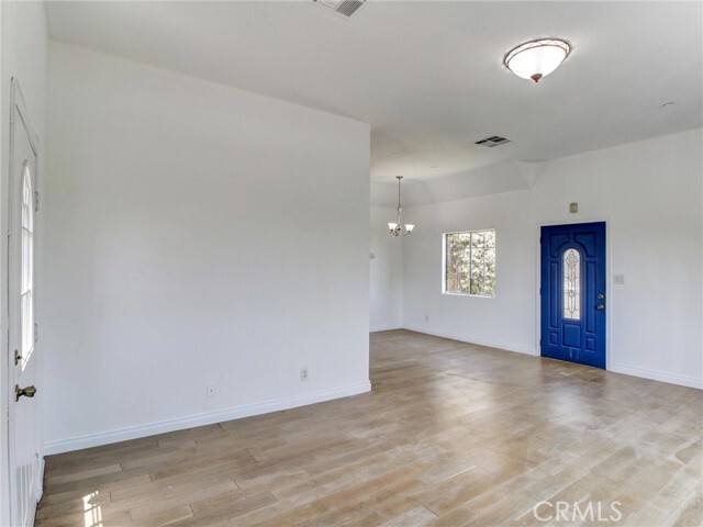 Building Photo - 3207 Kenneth Dr
