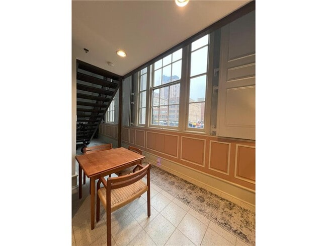 Building Photo - 214 4th St E