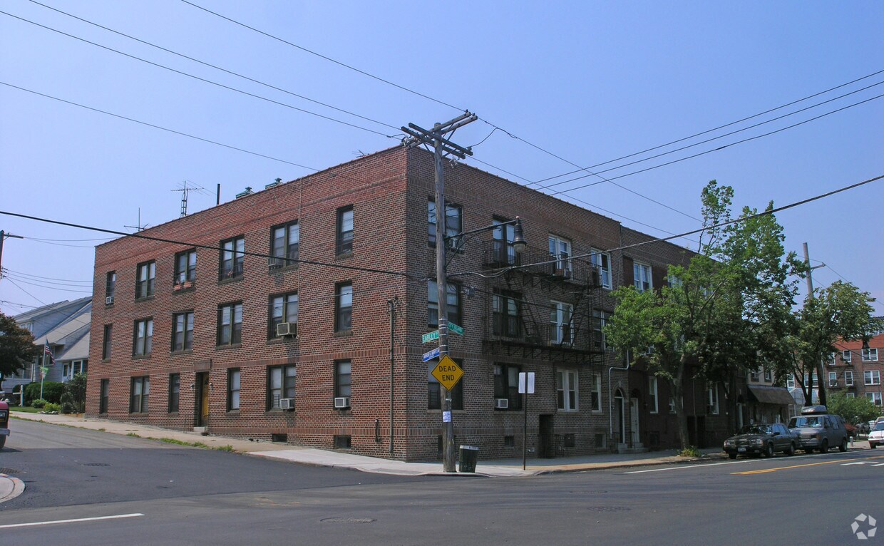 Primary Photo - 183 City Island Ave