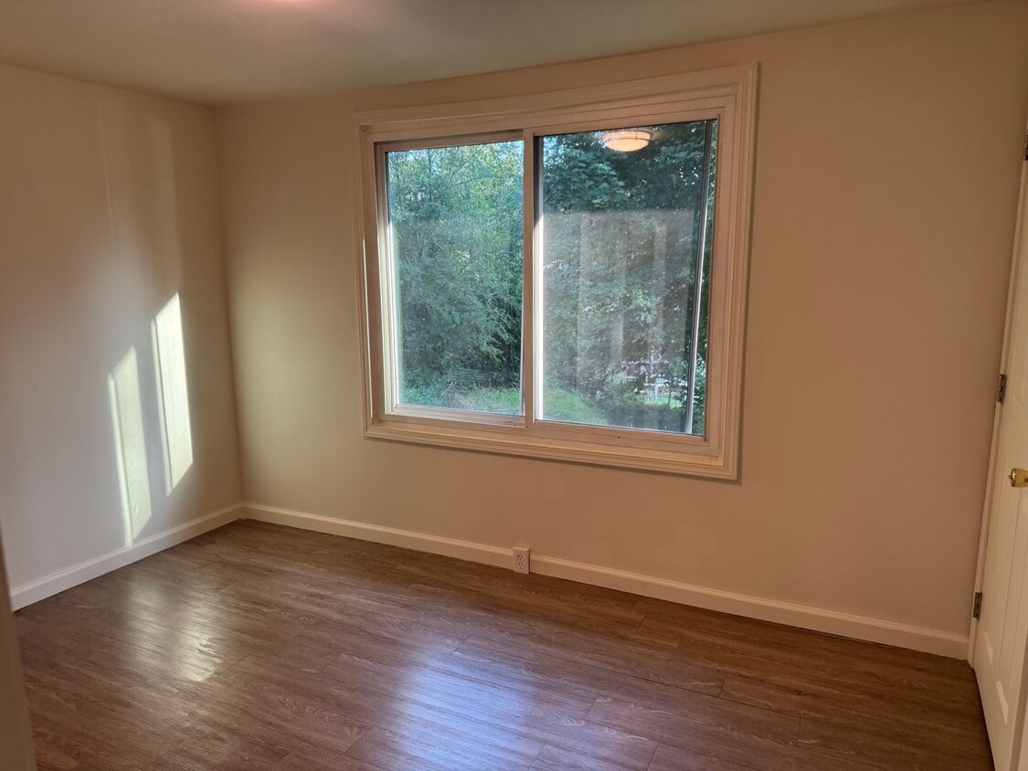 Building Photo - 2 Bedroom 1 Bathroom House For Rent