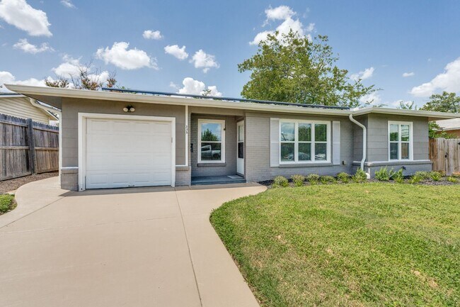 Foto del edificio - $500 Off First Month's Rent! Great House N...