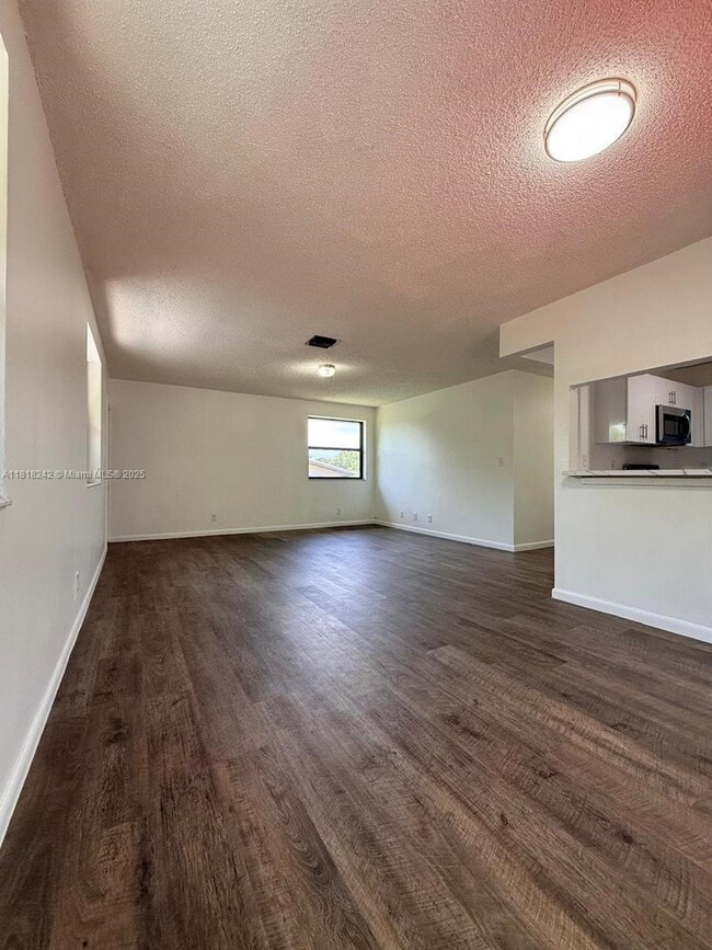 Building Photo - 10875 NW 45th St