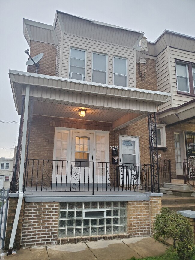 Foto del edificio - 5639 Arlington St