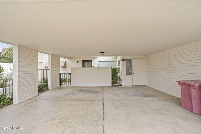 Building Photo - 7233 Via De Ln