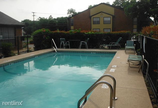 Primary Photo - 1201 Pecan Square Dr
