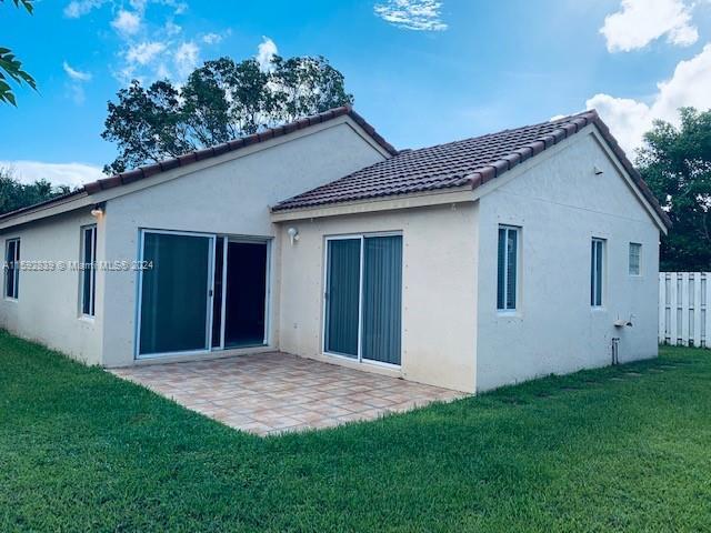 Foto del edificio - 1459 Estancia Cir
