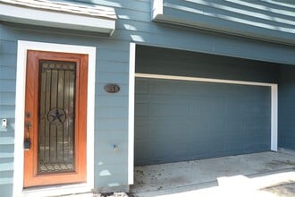 Building Photo - 615 W 27th St