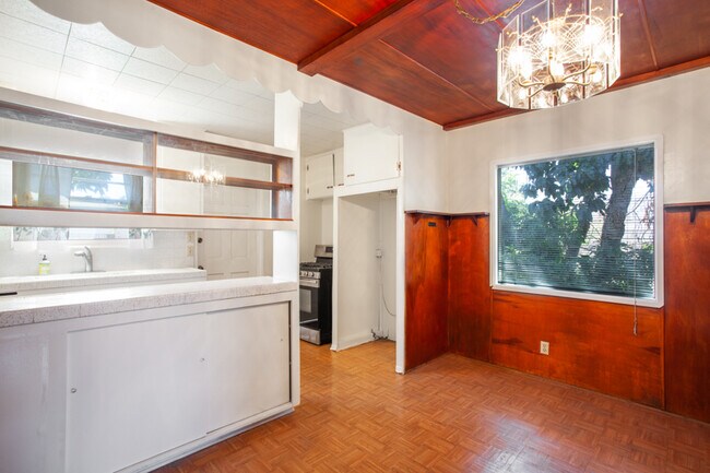 Foto del edificio - 424 Raymond Ave