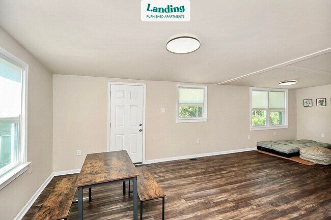 Building Photo - 2120 Syracuse Dr