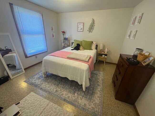 Foto del edificio - 1009 W 22nd St