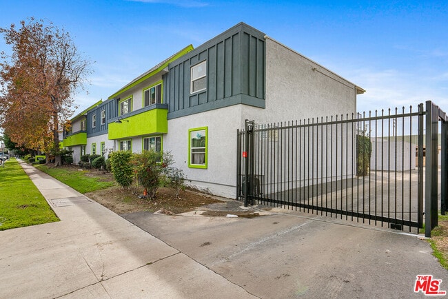 Building Photo - 5700 Ackerfield Ave