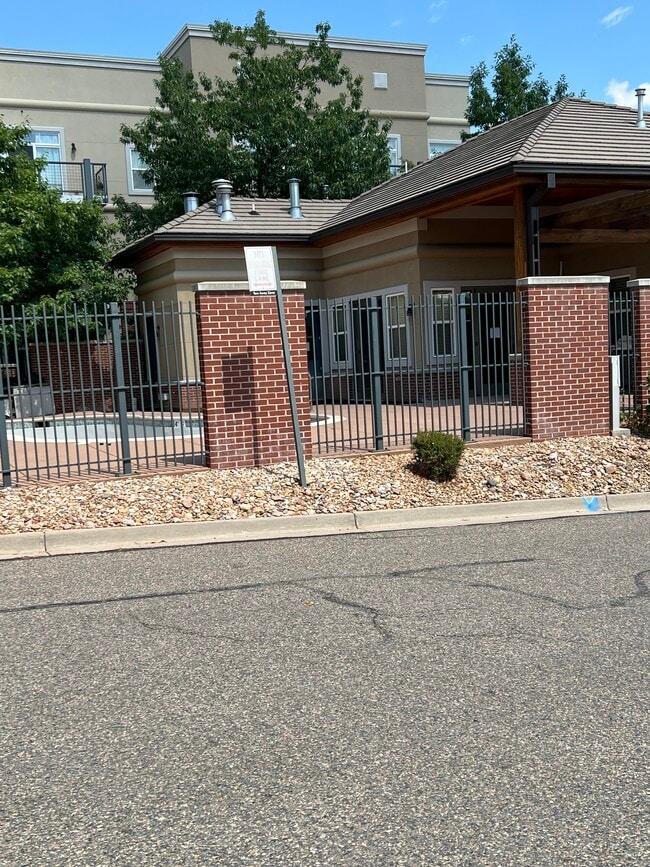 Building Photo - 5401 S Park Terrace Ave