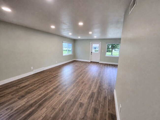 Foto del edificio - 2514 Ingleside Dr