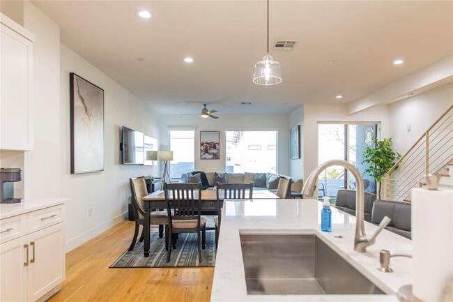 Foto del edificio - 2222 Moser Ave