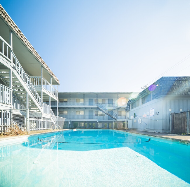 Building Photo - The Vicinity