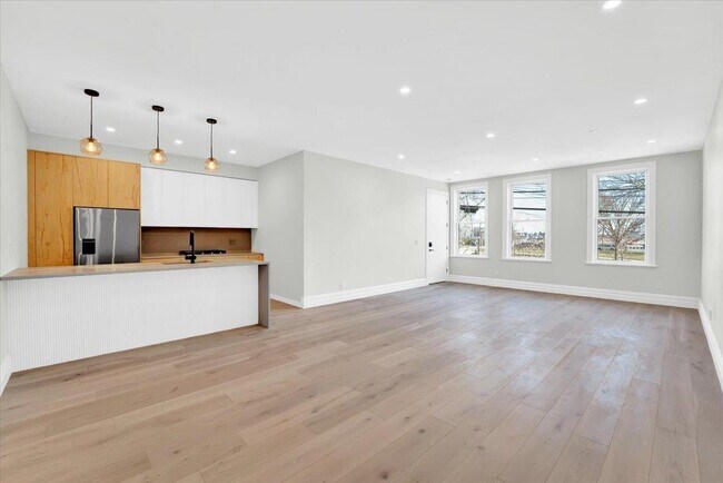 Building Photo - 457 Palisade Ave