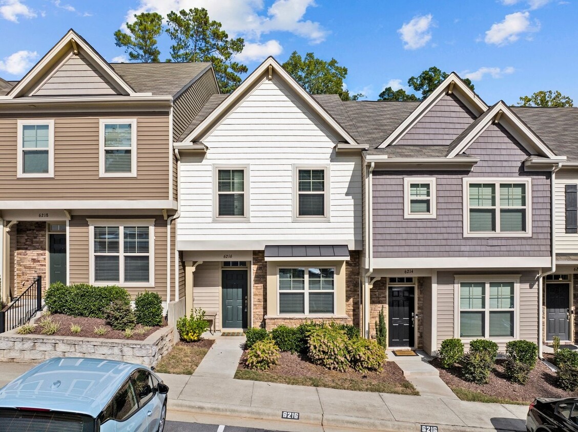 Primary Photo - Gorgeous Townhome in N. Raleigh, Top Ameni...