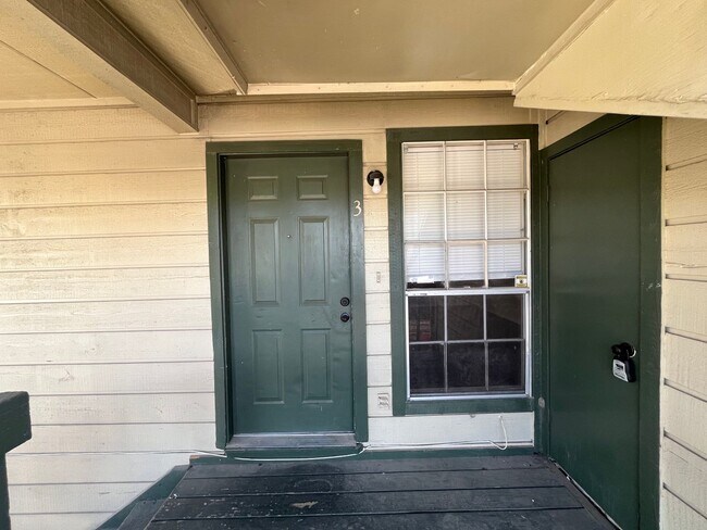 Foto del edificio - 5201 Meadow Field #3, San Antonio, TX. 78250