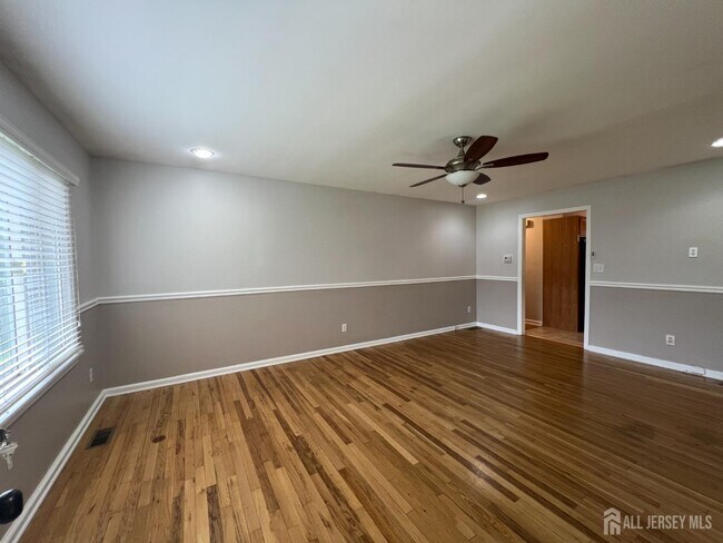 Foto del edificio - 514-516-516 Carmine Ave